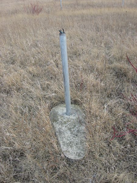 Blue Sky Drive-In Theatre - Lone Speaker Pole - Photo By Www (newer photo)